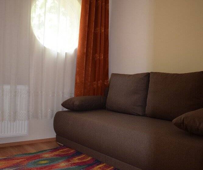 Orient Apartmanház