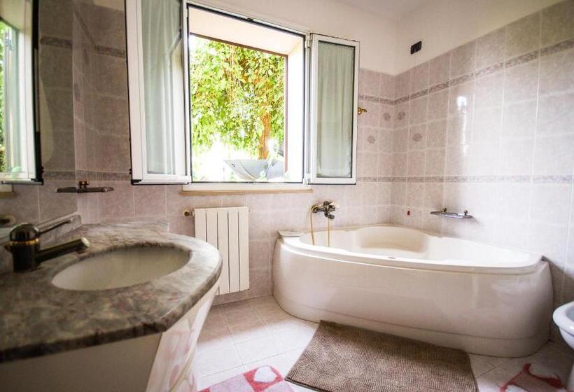 住宿加早餐  Beb Brusce  Franco E Tina