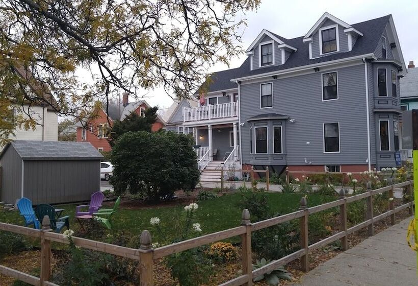 تختخواب و صبحانه Davis Square Inn