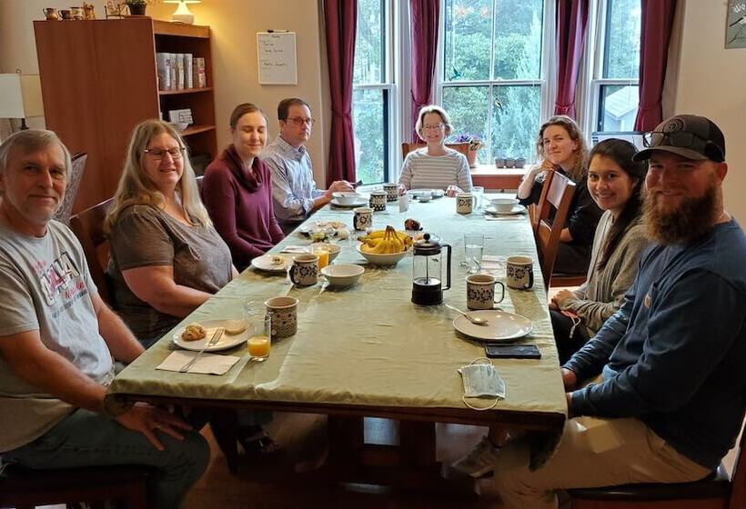 ベッドアンドブレックファースト Davis Square Inn