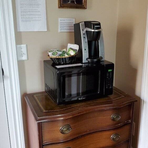 تختخواب و صبحانه Davis Square Inn