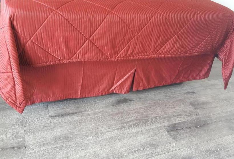 Deluxe Motel, Los Angeles Area