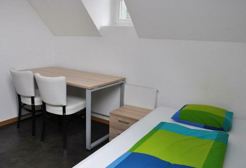 בית מלון כפרי August Restaurant