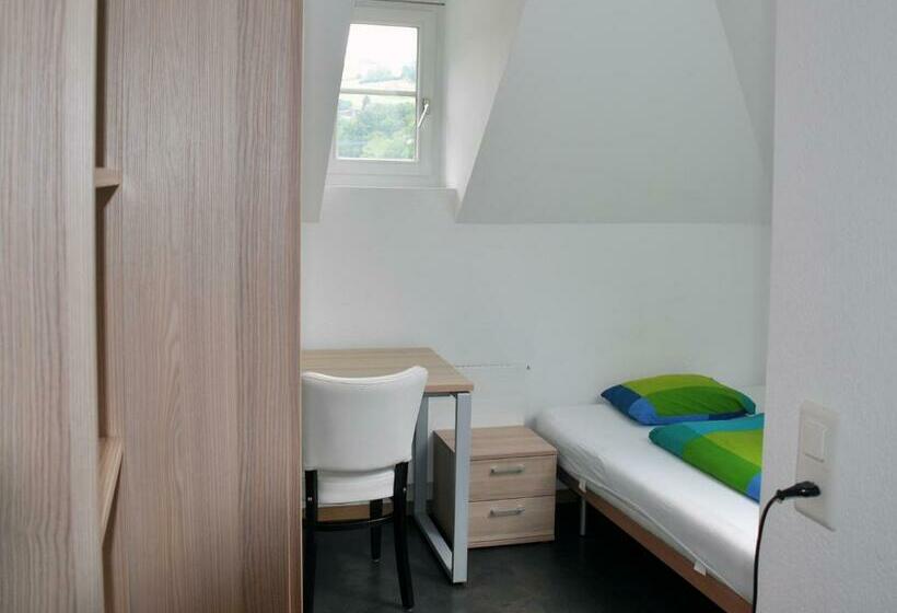 בית מלון כפרי August Restaurant