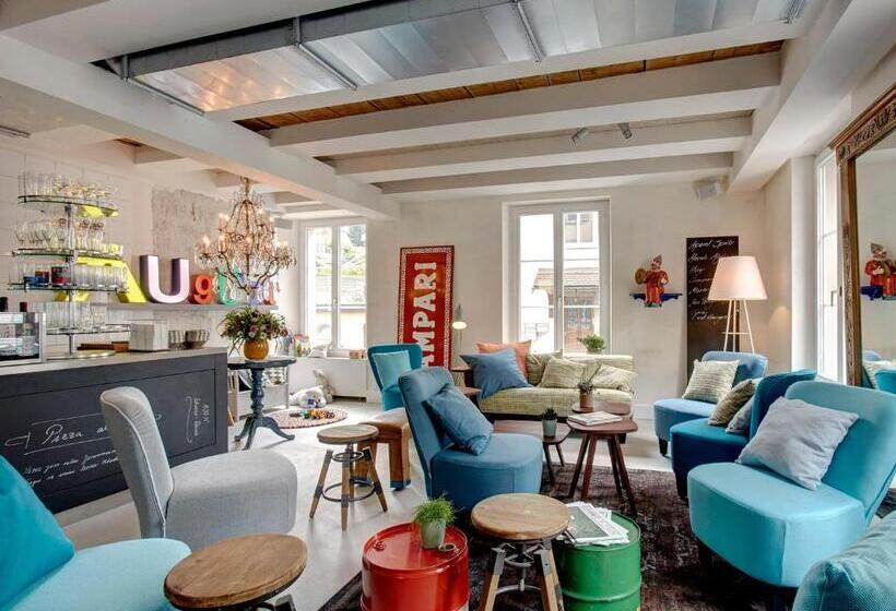 בית מלון כפרי August Restaurant