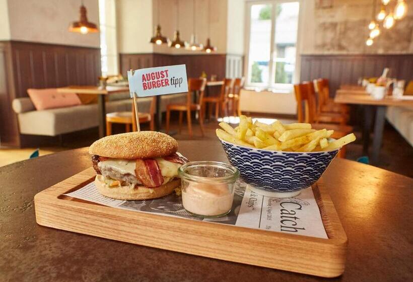 בית מלון כפרי August Restaurant