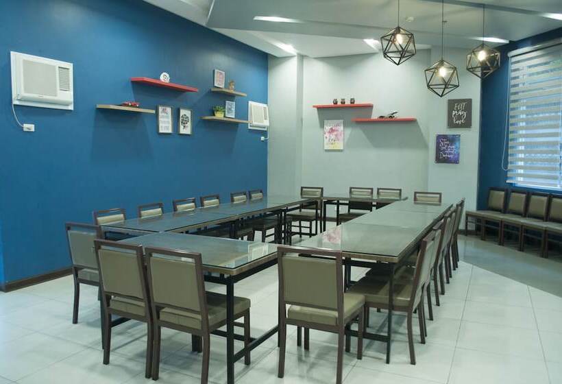 Отель Studio 89 Katipunan Qc