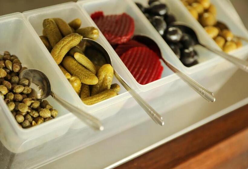 Отель Ten Constanta