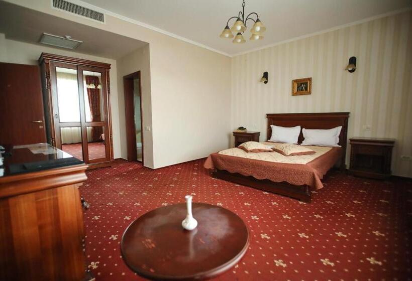 Отель Ten Constanta