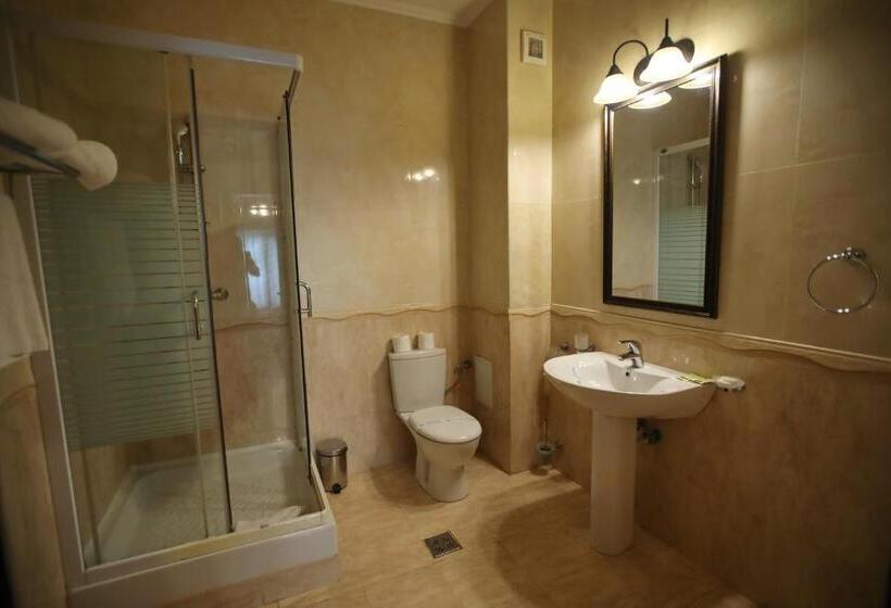 Отель Ten Constanta