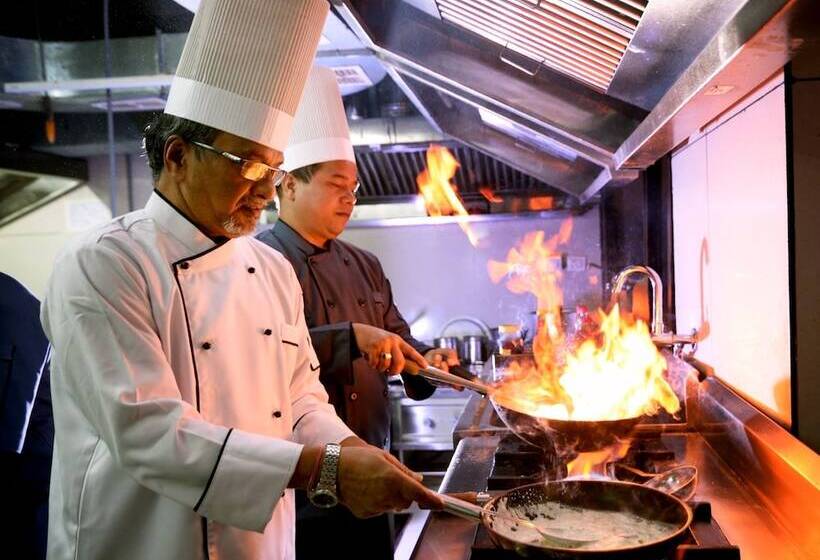 Udaan Clover Hotel Banquet & Spa