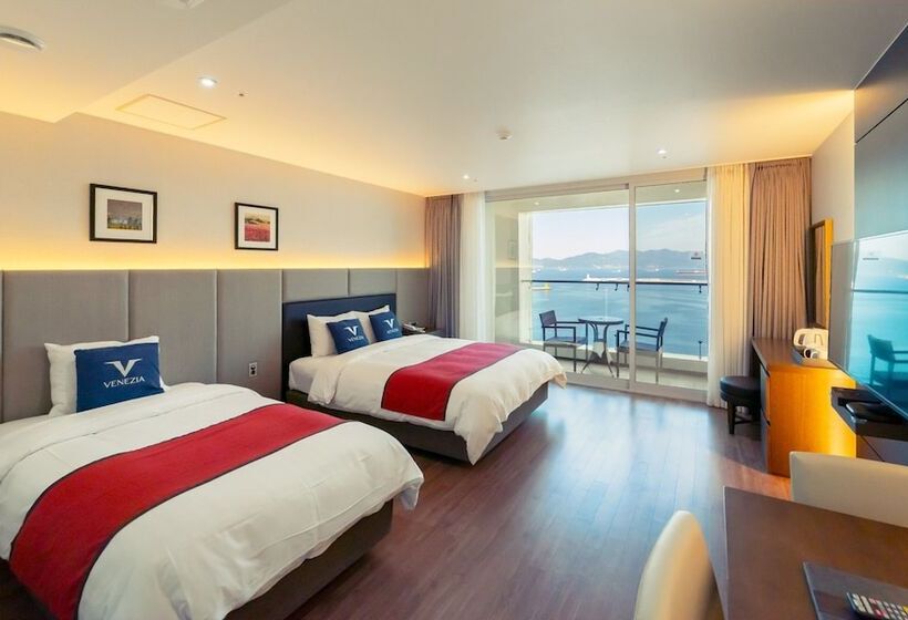 Venezia Hotel And Resort