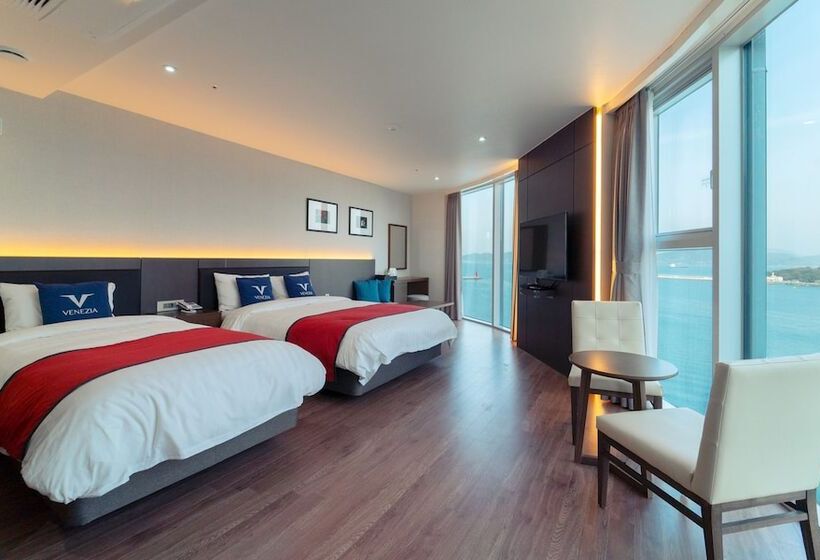 Venezia Hotel And Resort