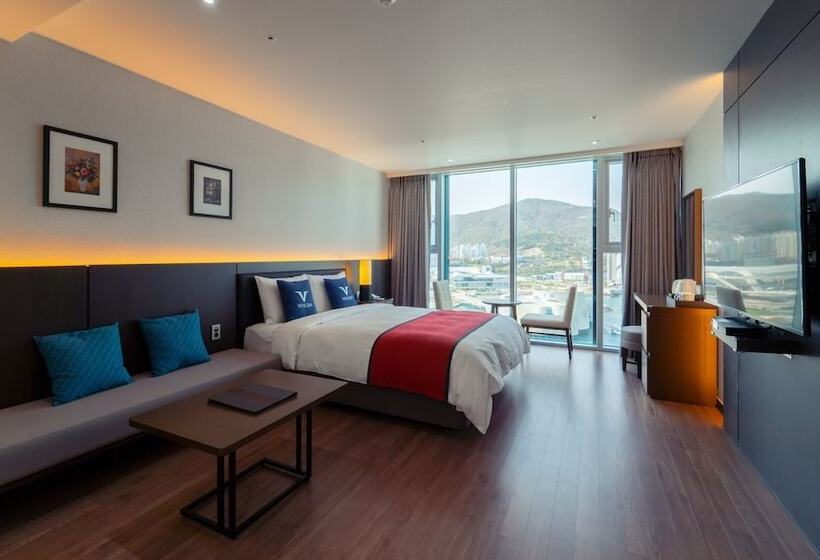 Venezia Hotel And Resort