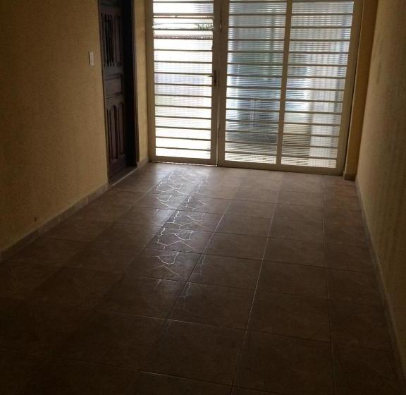 פנסיון Casa Familiar Em Campinas Com 2 Quartos, 1 Banheiro, 1 Vaga Para Carro