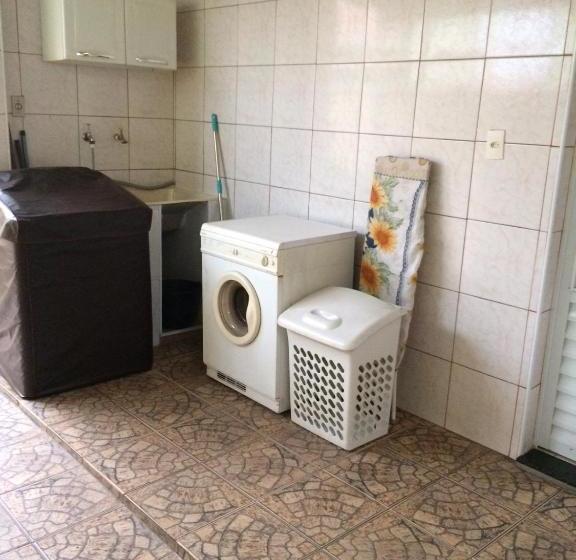 פנסיון Casa Familiar Em Campinas Com 2 Quartos, 1 Banheiro, 1 Vaga Para Carro