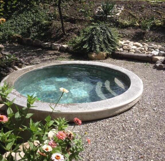 پانسیون Eco House Sabero