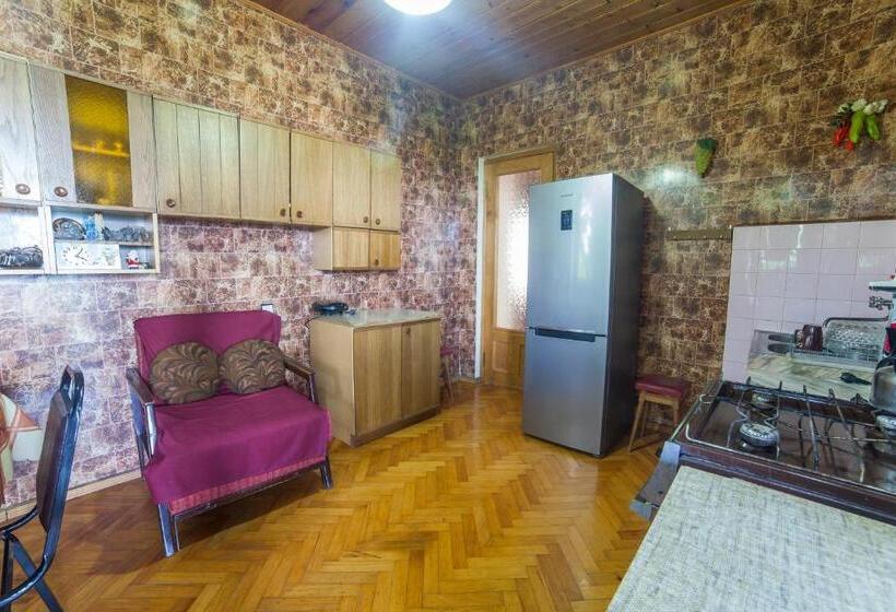 پانسیون Eco House Sabero