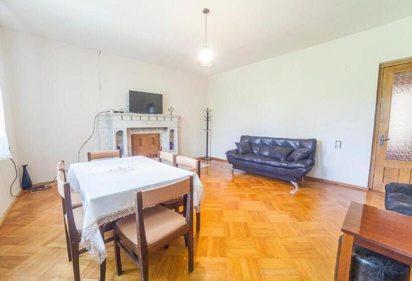 پانسیون Eco House Sabero