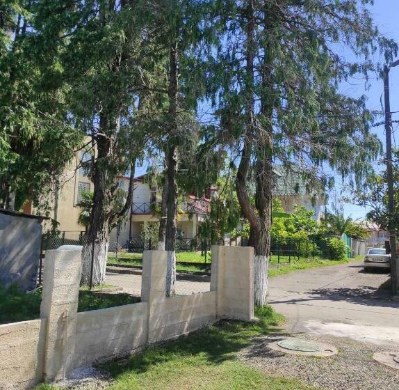 پانسیون Guest House Family