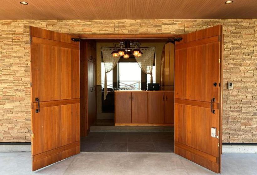 Пансион Mom S House