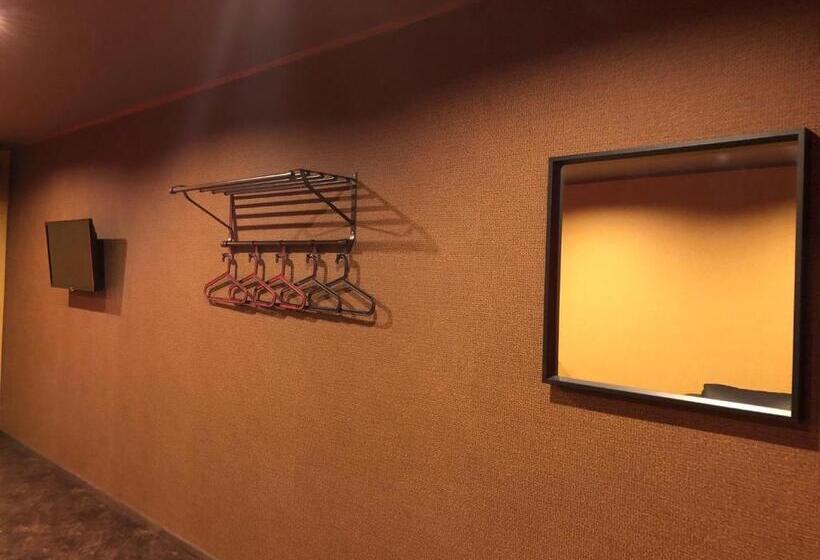 Пансион Mom S House