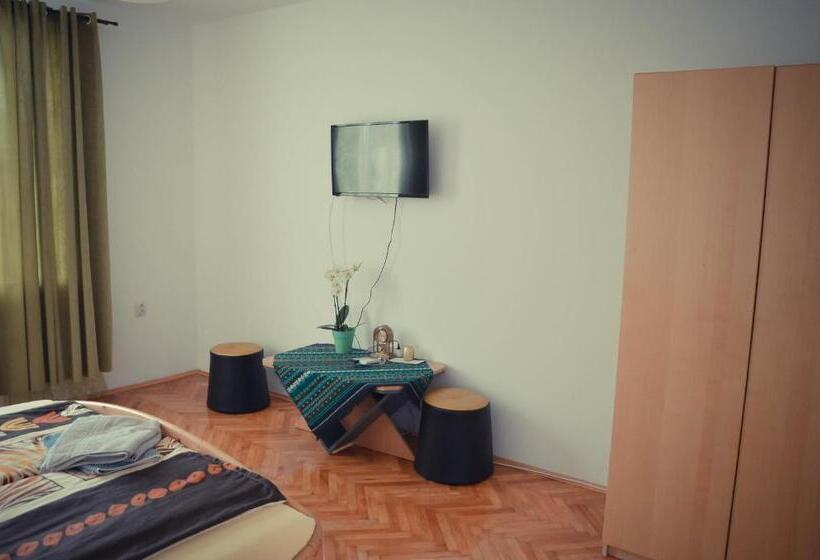 بنسيون Noira House