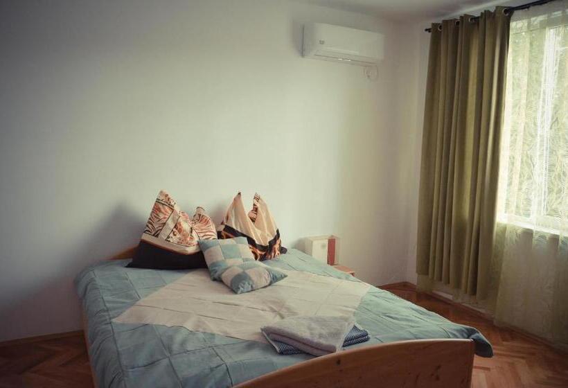 بنسيون Noira House