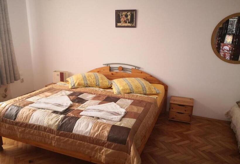 بنسيون Noira House