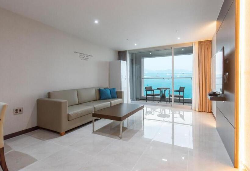 Venezia Hotel And Resort