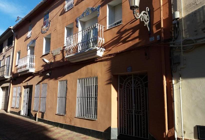 فندق صغير Residencia Universitaria Reuniver Burjassot