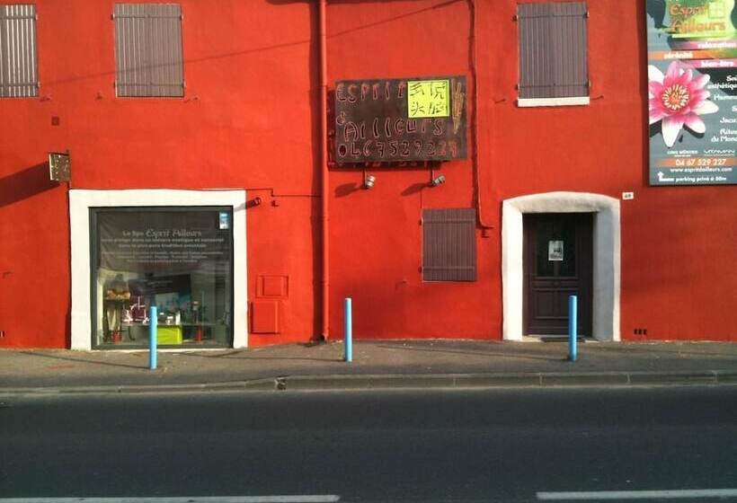 مبيت وإفطار Esprit D'ailleurs