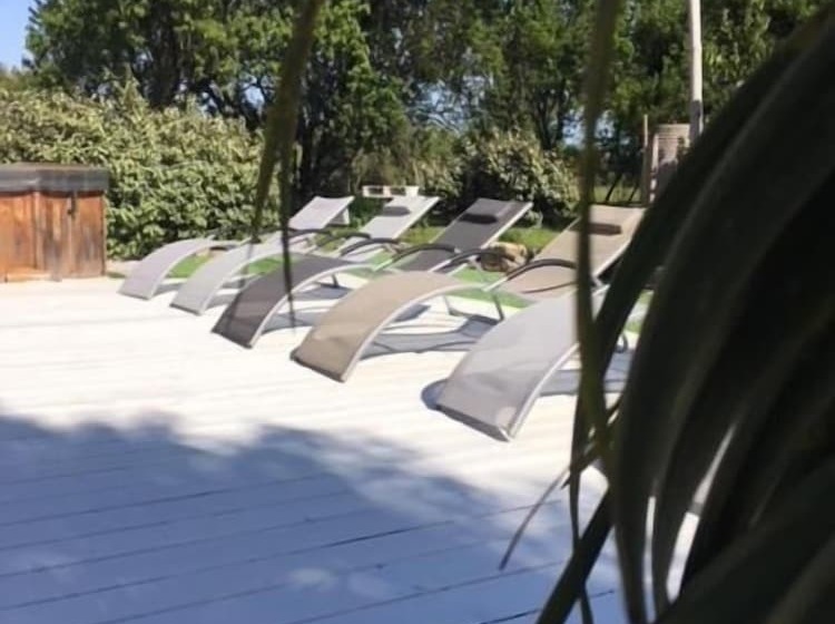 مبيت وإفطار Esprit D'ailleurs