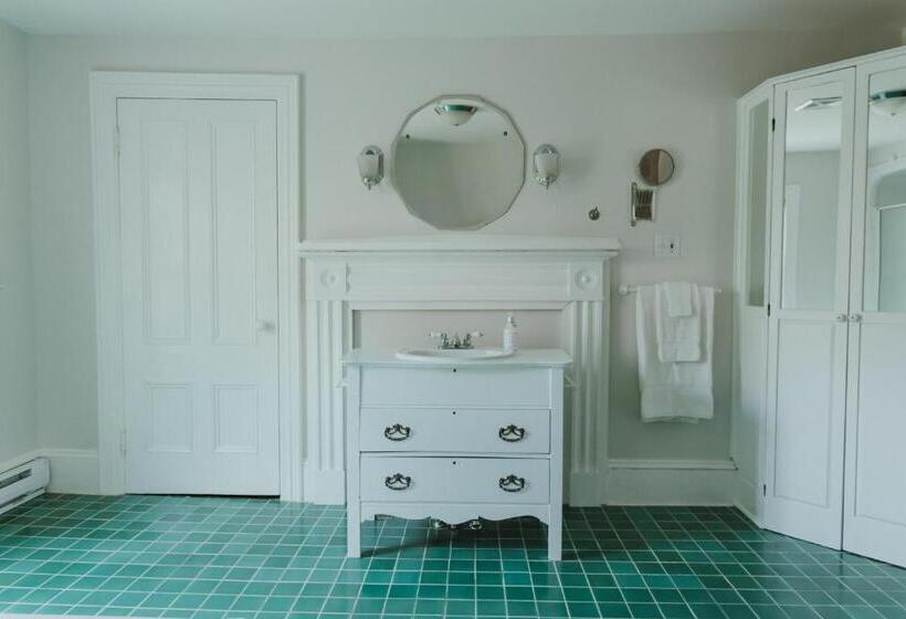 مبيت وإفطار The Kitch Inn   Boutique Inn And Wine Bar