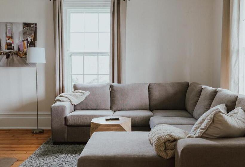 مبيت وإفطار The Kitch Inn   Boutique Inn And Wine Bar