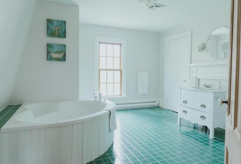 مبيت وإفطار The Kitch Inn   Boutique Inn And Wine Bar