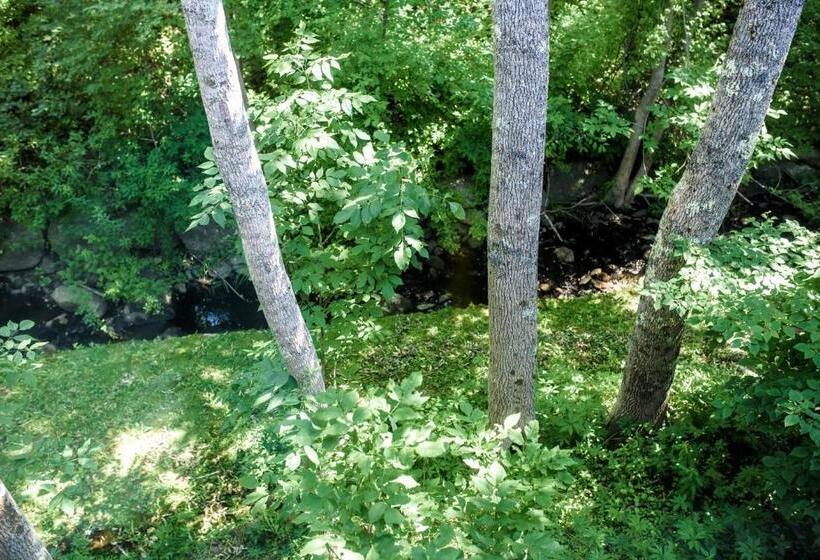 مبيت وإفطار The Kitch Inn   Boutique Inn And Wine Bar