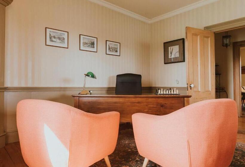 مبيت وإفطار The Kitch Inn   Boutique Inn And Wine Bar