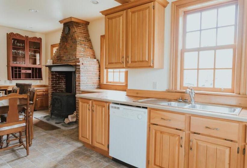 مبيت وإفطار The Kitch Inn   Boutique Inn And Wine Bar