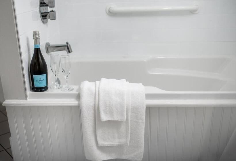 مبيت وإفطار The Kitch Inn   Boutique Inn And Wine Bar