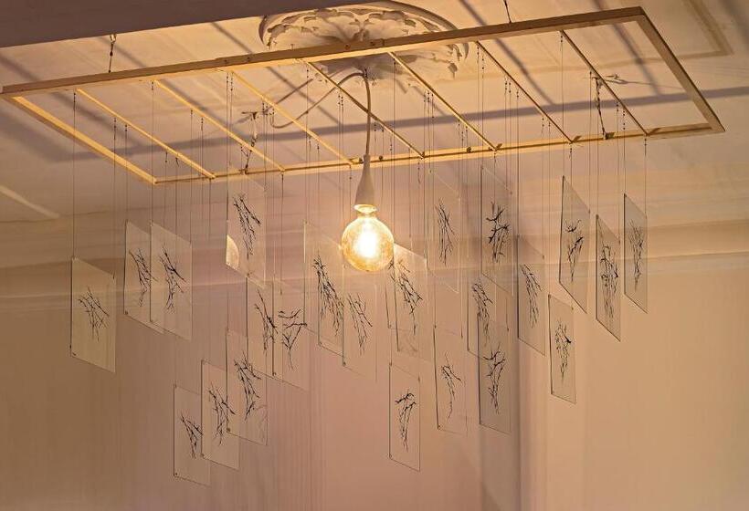 تختخواب و صبحانه The Snop House