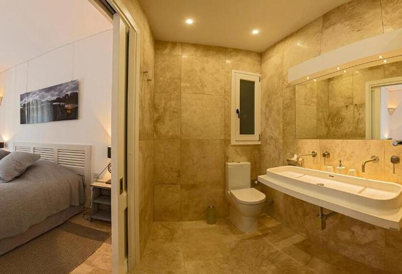 تختخواب و صبحانه The Snop House