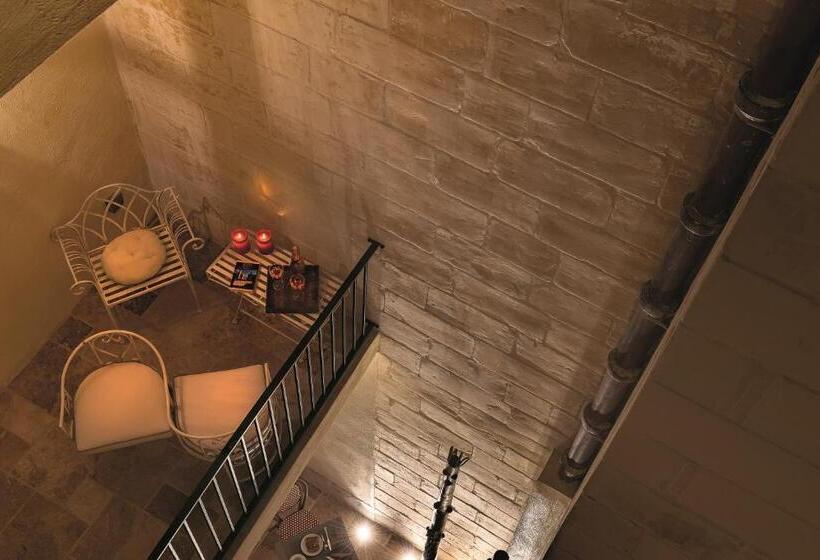 تختخواب و صبحانه The Snop House