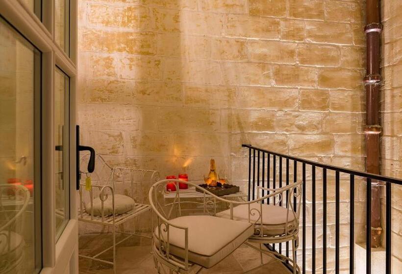 تختخواب و صبحانه The Snop House