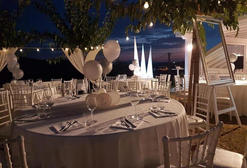 مبيت وإفطار Villa Resort Tre Castelli