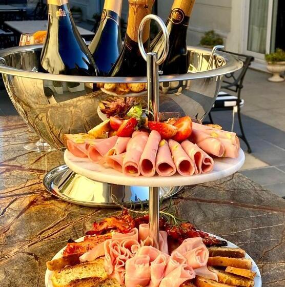 Carat Apart Boutique