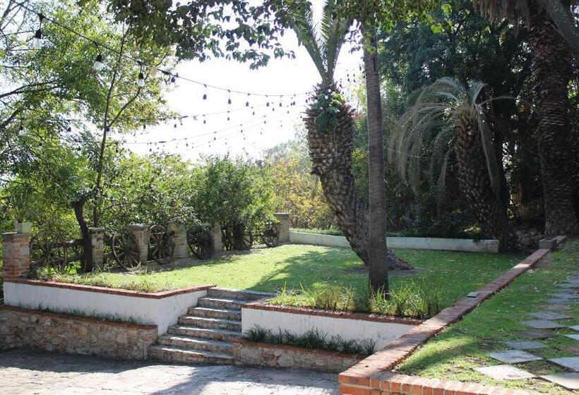 فندق Real De Piedra