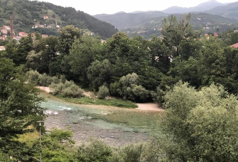 مُتل Pansion Neretva