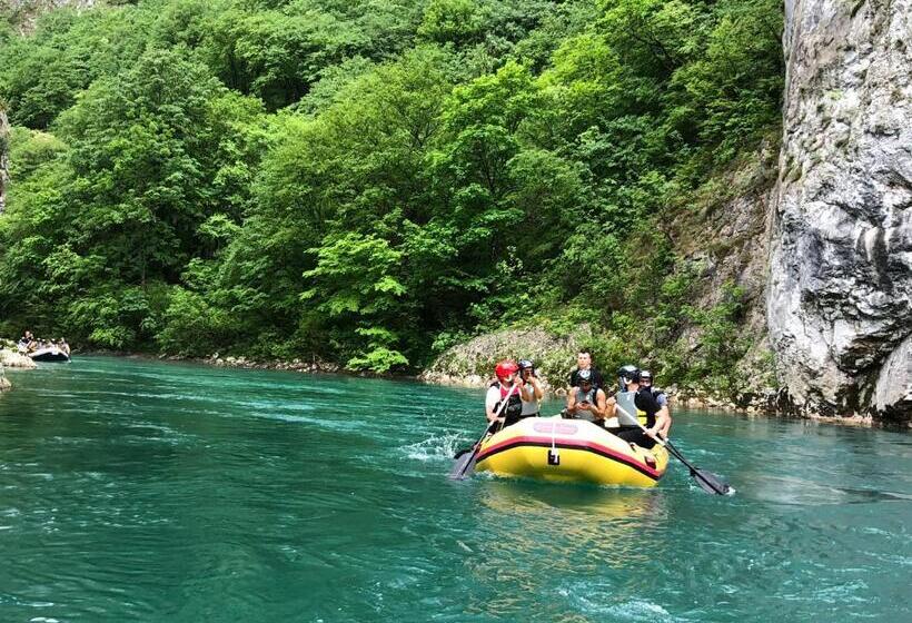 مُتل Pansion Neretva