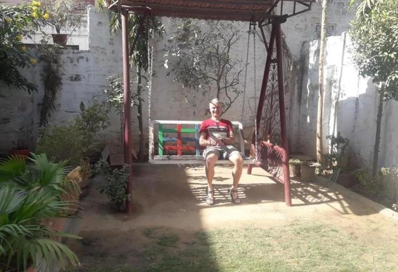 펜션 Abhay Villas Guest House